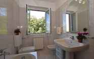 In-room Bathroom 6 Fiorita 4V