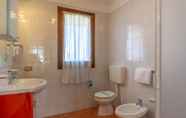 In-room Bathroom 7 Albarella V4 2