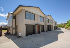 Others 4 Toodle's Wanaka Luxury with Mountain Views