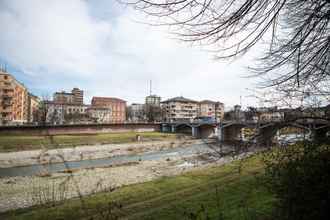 Luar Bangunan 4 Parma Railway Station Apartment