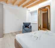 Bedroom 4 Luxury & Charming Piazzetta San Giorgio Apartments