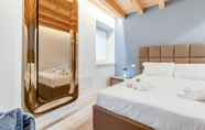 Bedroom 5 Luxury & Charming Piazzetta San Giorgio Apartments