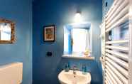 In-room Bathroom 5 Casa Ginevra - 3 Minutes Walk from the Sea