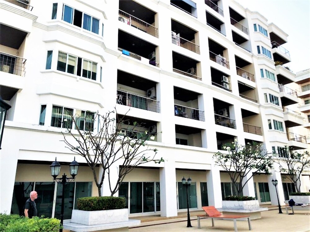 Exterior Platinum Suites Studio Condo Jomtien