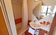 Toilet Kamar 6 Apartment Josipa Vela Luka