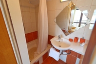 Toilet Kamar Apartment Josipa Vela Luka