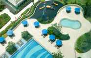 Swimming Pool 2 Three Bedroom Apartment, Fraser Place Setiabudi Jakarta