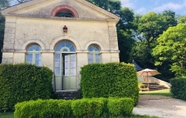 Exterior 2 Gîte du Château D'hodebert