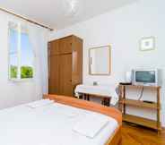 Bedroom 7 Guest House Mara