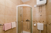 In-room Bathroom Apartment Marela