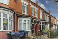 Exterior Charming 5-bed House in Birmingham