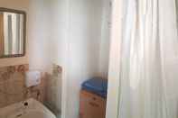 Toilet Kamar 4 Berth, Ground Floor Flat