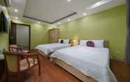 Bedroom 7 Golden Lotus Airport Hotel