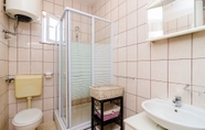 In-room Bathroom 7 Apartment Tenega