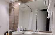 In-room Bathroom 5 HOTEL SUI KOBE SANNOMIYA by ABEST