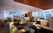 Bar, Cafe and Lounge 7 Oakwood Premier Cozmo Jakarta