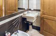 In-room Bathroom 4 Leano Agriresort - Superior Triple Room With Mezzanine