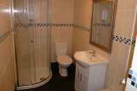 In-room Bathroom 2 Berth, Ground Floor Flat