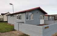 Bangunan 2 Captivatingly Stunning 2-bed Chalet in Bridlington