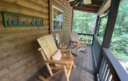 Bedroom 6 Lazy Springs Cabin