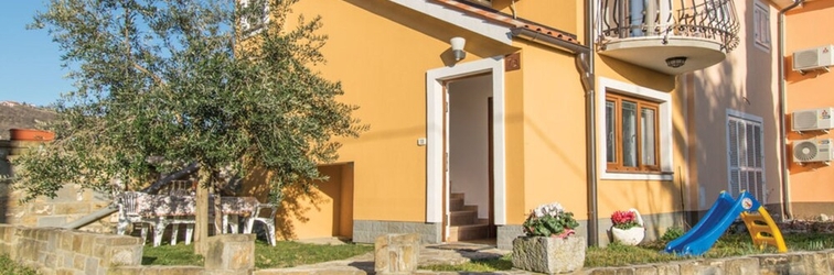 Exterior House In The Vineyards