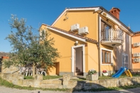 Exterior House In The Vineyards