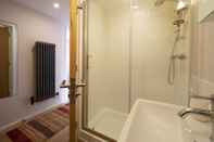 Toilet Kamar Adelaide Place