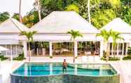 Swimming Pool 7 Limitless Jungle Villas Complex, 5 BR, Ubud With Staff