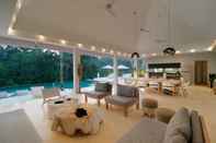 Lobby Limitless Jungle Villas Complex, 5 BR, Ubud With Staff