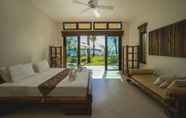 Kamar Tidur 3 Luxury Private Beachfront Haileng Villa