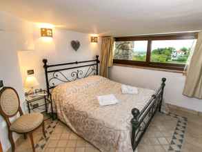 Kamar Tidur 4 Peaceful Villa in Montefiascone with Hot Tub