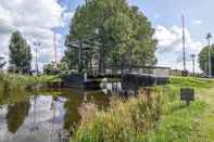 Fitness Center Modern 6-person Chalet in the Frisian Countryside, 3 Bedrooms and Wifi