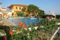 Swimming Pool Residence With Swimming Pool Overlooking Praialonga Beach and the Ionian Sea