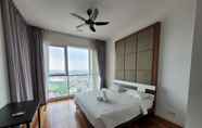 Kamar Tidur 5 Uptown Residences by Sleepy Bear