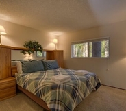 Bedroom 2 Close to Heavely With Hot Tub, Wet Bar & Game Room