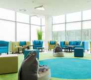 Lobby 4 Aquamarina Onyx Apartments by Renters