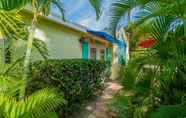 Exterior 4 Key West Cottage, Beach, Shops & Restaurants, Pool, Downtown, The Square, Kravis Center