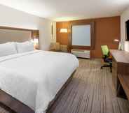 Bedroom 2 Holiday Inn Express & Suites Murphysboro - Carbondale, an IHG Hotel