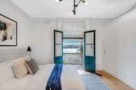 Kamar Tidur Harbour View Terrace House In The Heart Of The Rocks