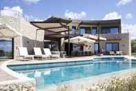 Kolam Renang Captivating 5-bedr Villa Close Navarino Dunes Golf