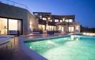 Swimming Pool 3 Captivating 5-bedr Villa Close Navarino Dunes Golf