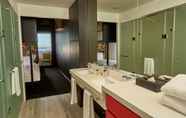 Toilet Kamar 2 Hotel Sky Cape Town