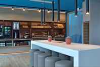 Bar, Cafe and Lounge B&B Hotel Stuttgart-Neckarhafen