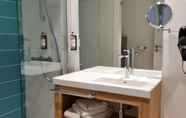 In-room Bathroom 2 Hotel Akena Nantes Reze Aeroport - Neuf