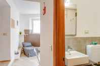 In-room Bathroom Buonviaggio Functional Apartment con terrazzo