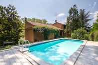 Swimming Pool Villa La Bruscola