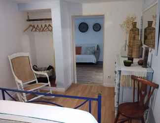 Bedroom 2 Charming 2-bed House in Sesimbra