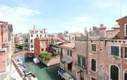 Nearby View and Attractions 2 La Dimora di Sant'Andrea Canal View Lo Squero