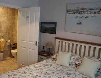 Bedroom 2 Osborne Cottage