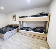 Kamar Tidur 6 Guesthouse Urša